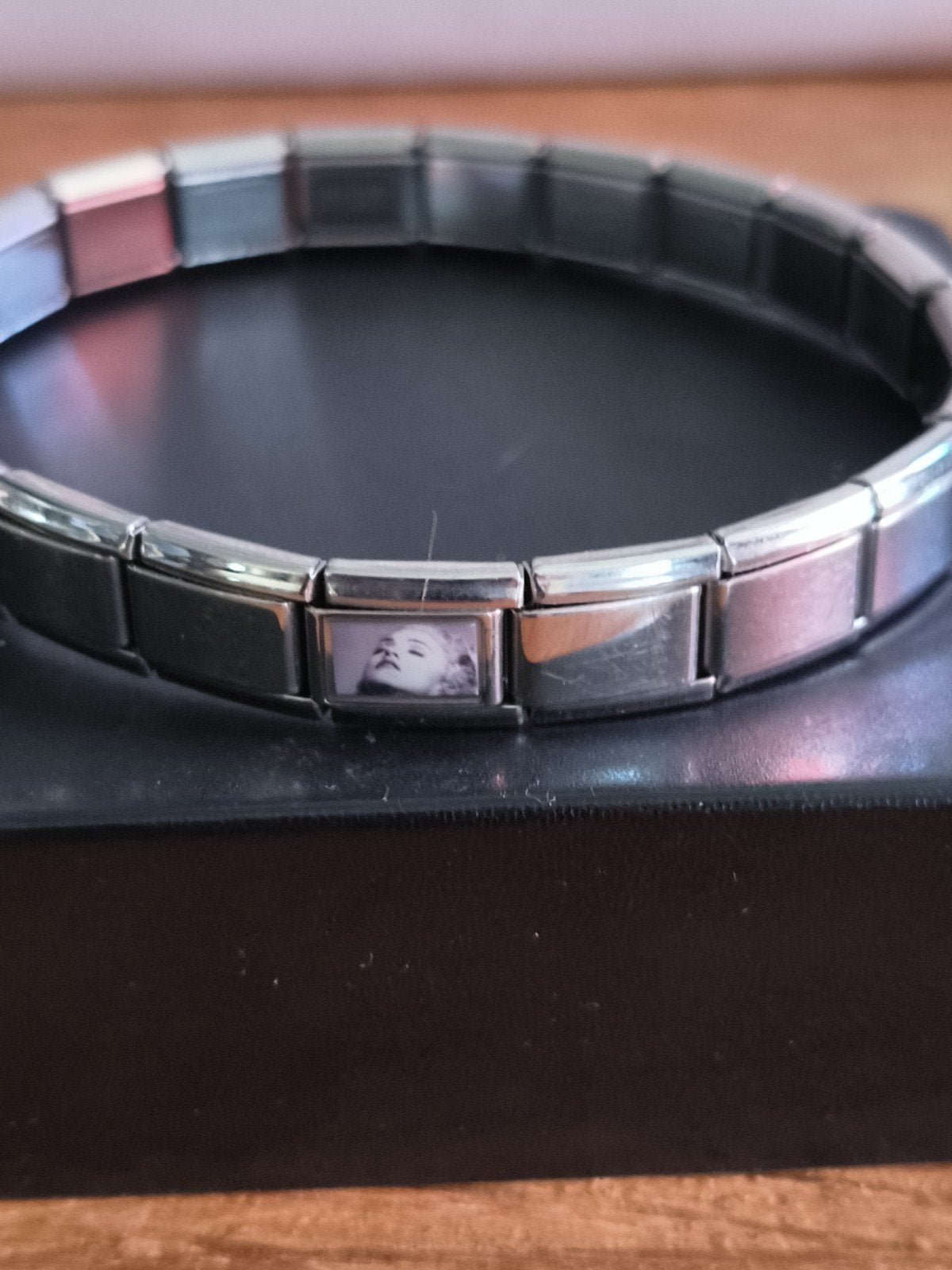 Italiaanse schakelarmband met diverse bedels oa Madonna etc, Gebruikt, Staal, Ophalen of Verzenden, Met bedels of kralen