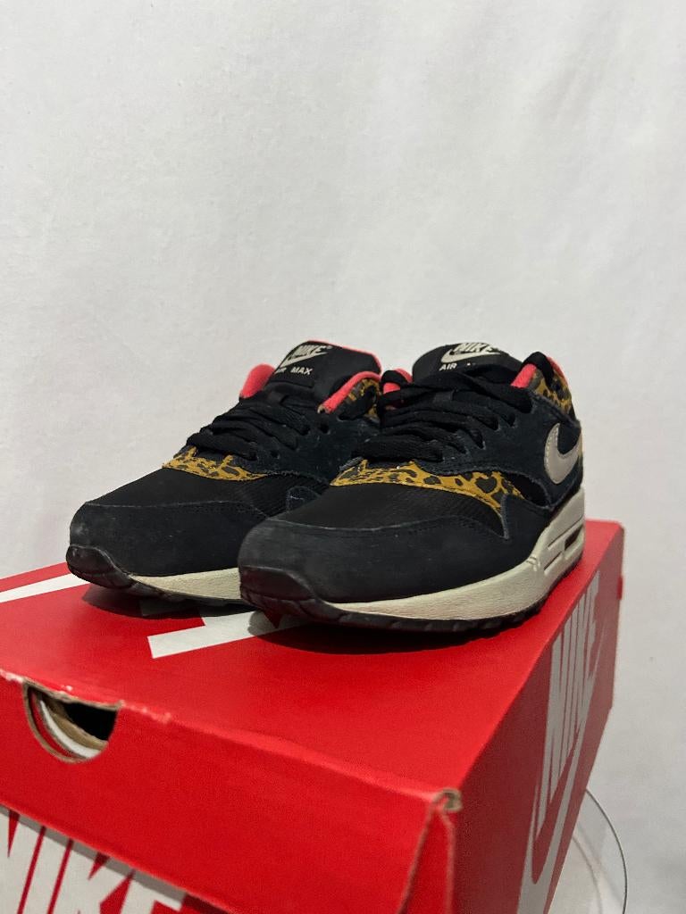 ALS NIEUW! Maat 37,5 - Nike Air Max 1 Leopard Black, Overige kleuren, Verzenden, Nike, Nike