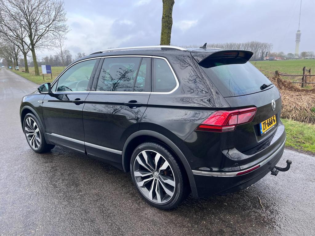 Volkswagen Tiguan 1.5 TSI ACT Highline Business R, pano, tre, Euro 6, 4 cilinders, 150 pk, Zwart