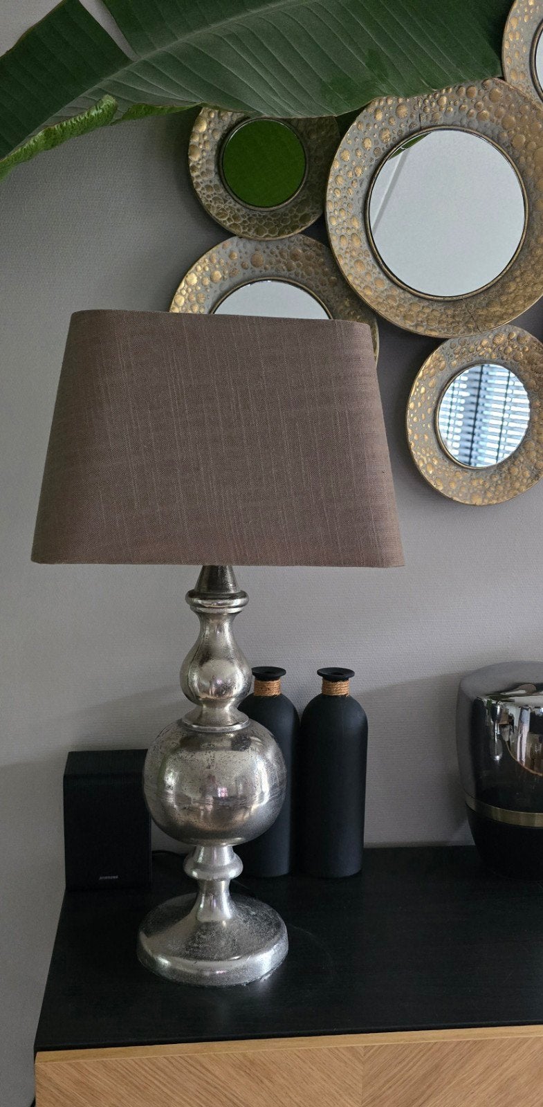 Lamp met zilveren voet en bruine kap (Nieuwprijs €109,-), Huis en Inrichting, Metaal, Ophalen of Verzenden, Zo goed als nieuw