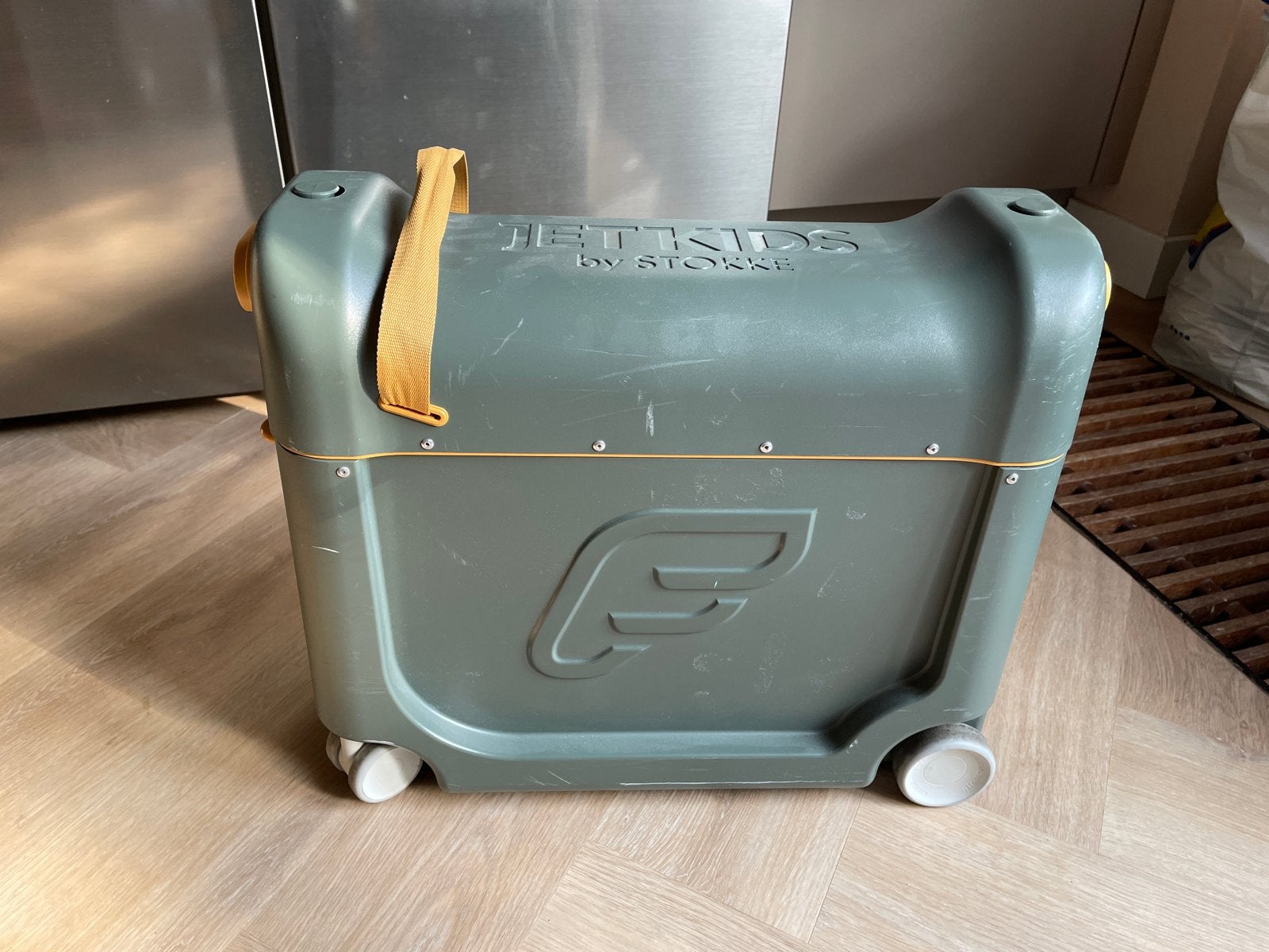 JetKids fly by Stokke BedBox Koffer - Groen, Ophalen, Gebruikt