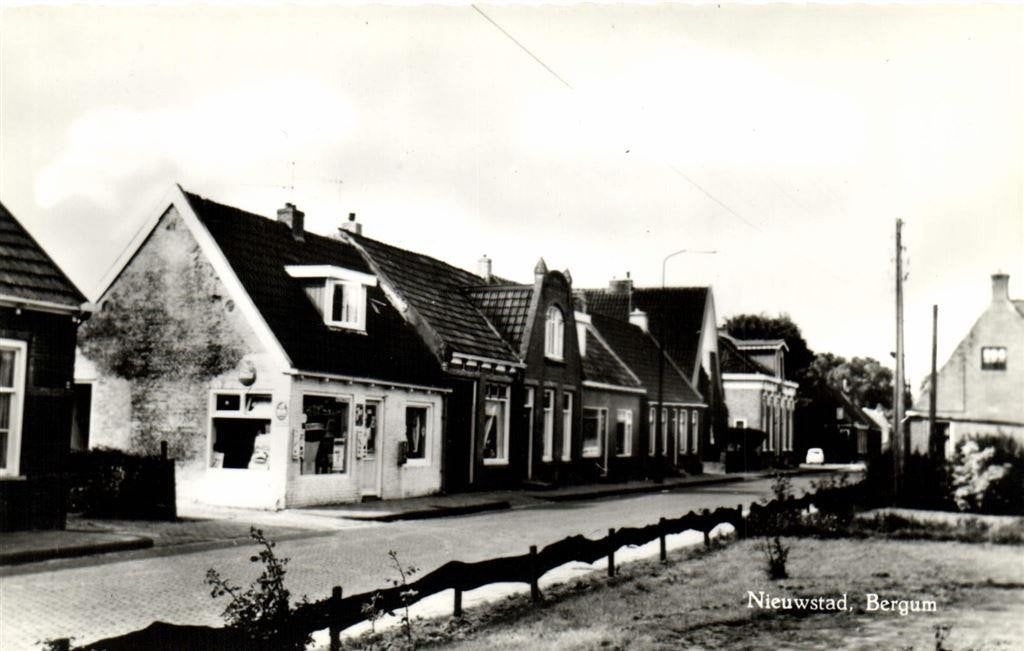 Nieuwstad, Bergum - winkeltje - ongelopen, Verzenden, 1940 tot 1960, Ongelopen, Noord-Brabant