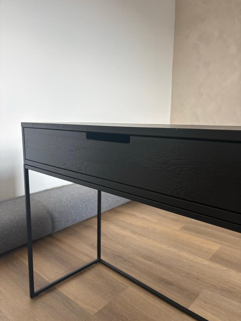 WOOOD Silas sidetable/bureau - Zwart eikenhout met metaal, Huis en Inrichting, 100 tot 150 cm, Eikenhout, Ophalen of Verzenden