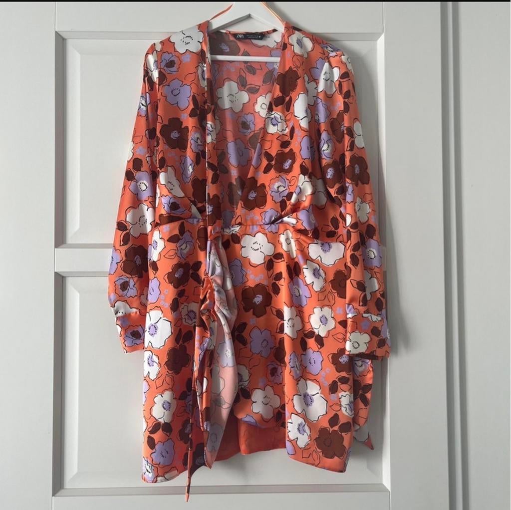 Zara overslagjurk met bloemenprint, Maat 38/40 (M), Oranje, Ophalen of Verzenden, Gedragen