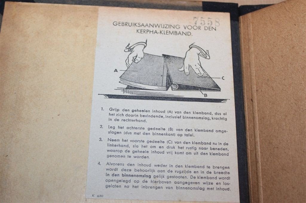 Kerpha-Klemband — Vintage Verzamelband voor Tijdschriften, Ophalen of Verzenden