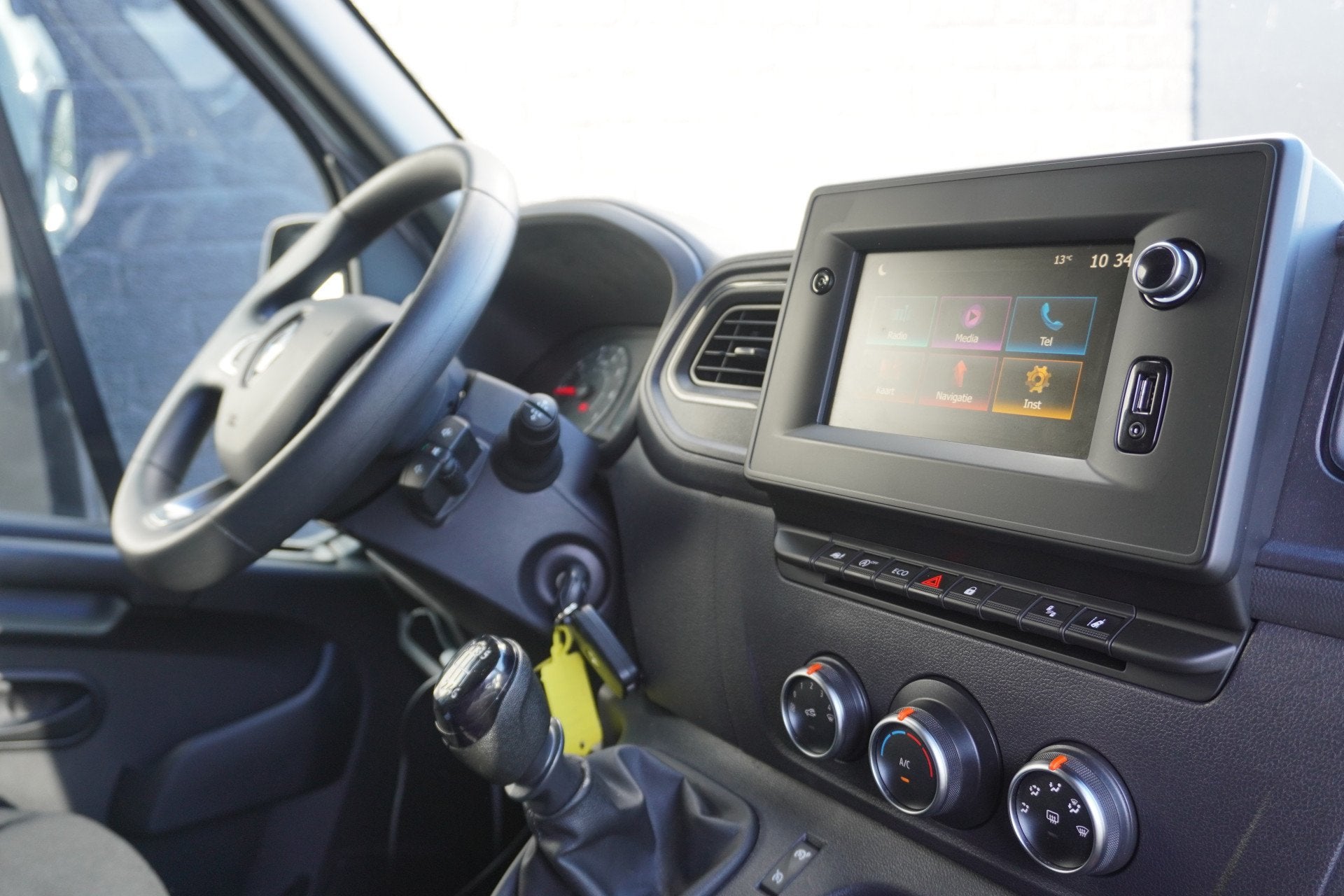 Renault Master 2.3 dCi 150PK L2H2 EURO 6 - Airco - Navi - Cr, Voorwielaandrijving, Stof, 4 cilinders, 150 pk