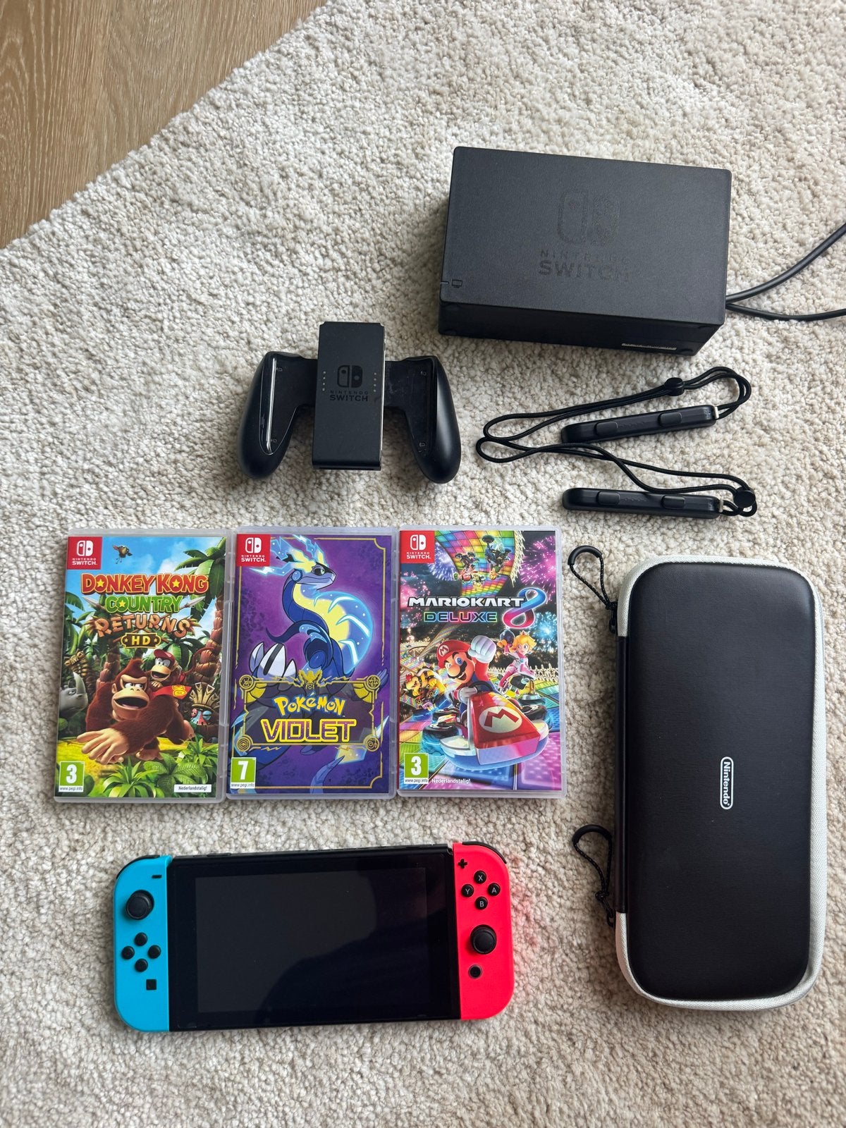 Nintendo Switch met 3 games en accessoires, Met games, Met 2 controllers, Ophalen of Verzenden, Zo goed als nieuw