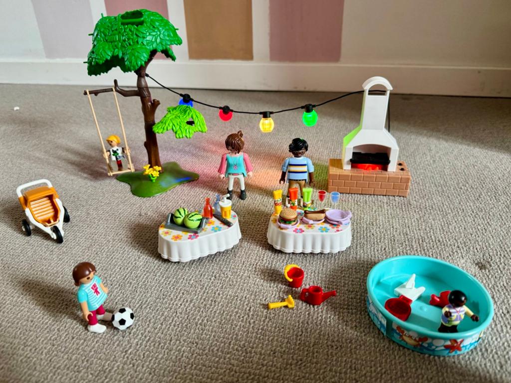 Twee Playmobil sets: Zwembad en familie BBQ, Ophalen of Verzenden, Gebruikt, Complete set
