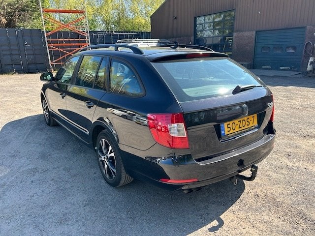 Skoda Superb Combi 1.6 TDI 10-2012 nieuwe Apk 06-2027 trekha, Keurmerk '100% Onderhouden', Euro 5, Gebruikt, 4 cilinders