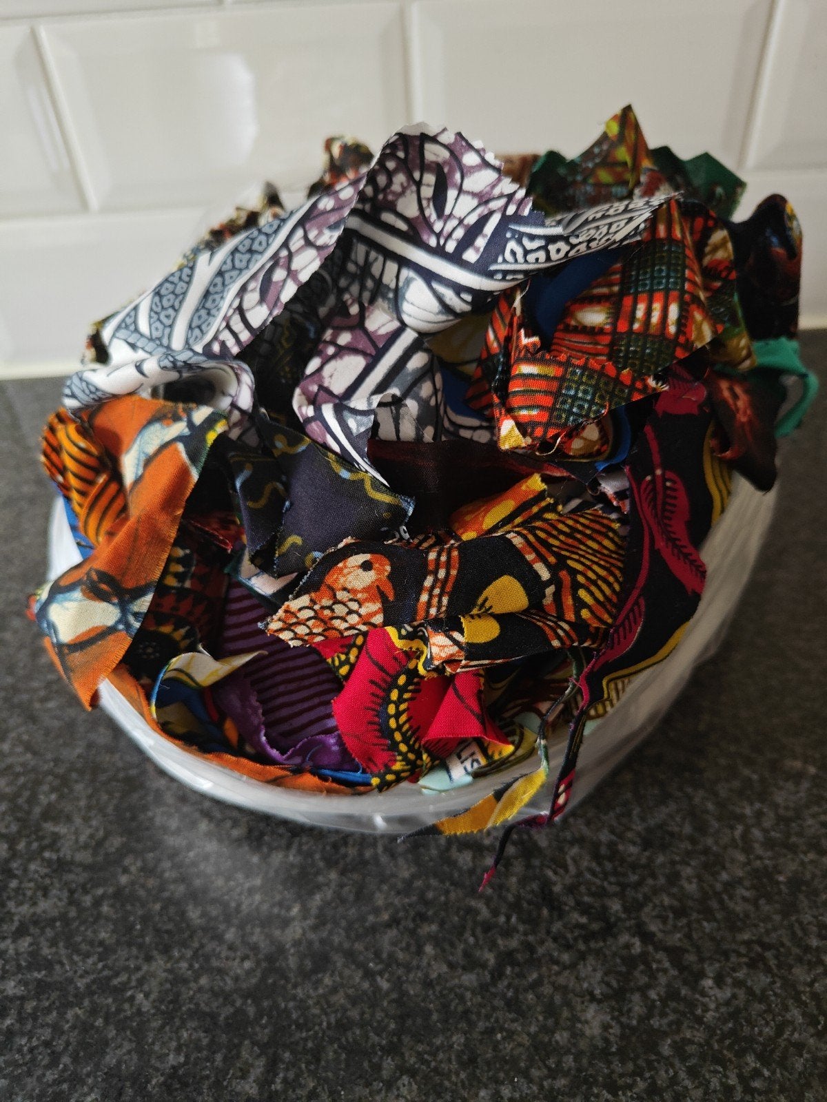 225 g Vlisco stofresten lapjes voor quilten of patchwork, Meerkleurig, Nieuw, Ophalen of Verzenden, Katoen