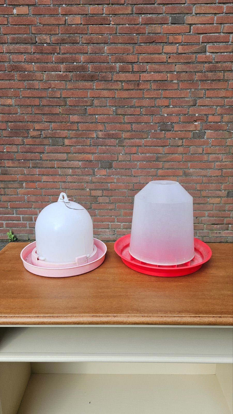 2 voersilo's voor kippen, Ophalen