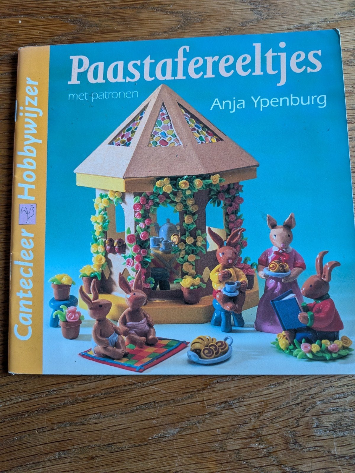 Paasideeën en Paasafereeltjes - Knutselboeken, Boeken, Hobby en Vrije tijd, Gelezen, Scrapbooking en Knutselen, Ophalen of Verzenden