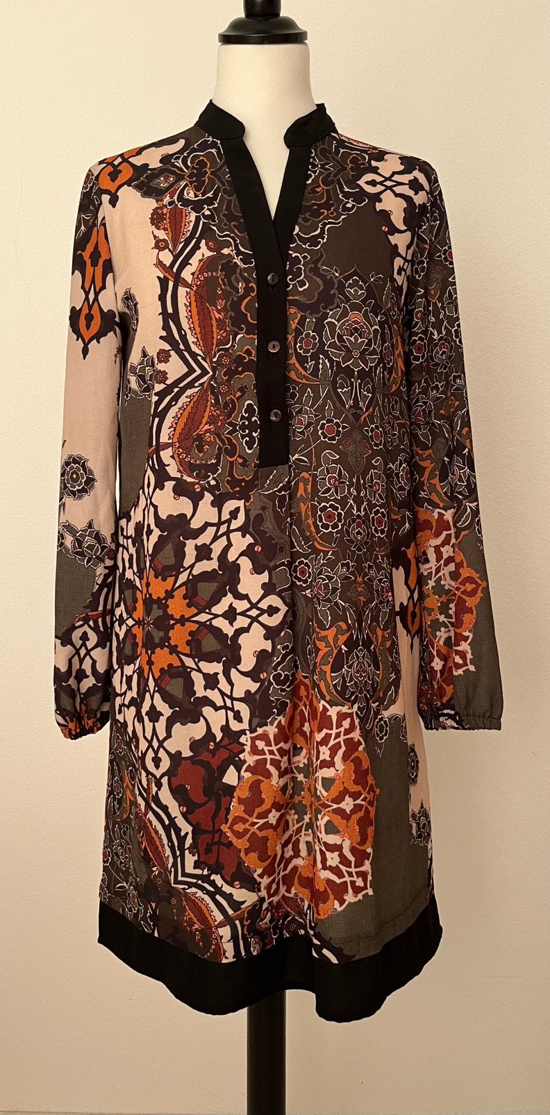 La Fée Maraboutée jurk in warme kleuren lange mouwen maat 38, Kleding | Dames, Jurken, Zo goed als nieuw, Maat 38/40 (M), Bruin