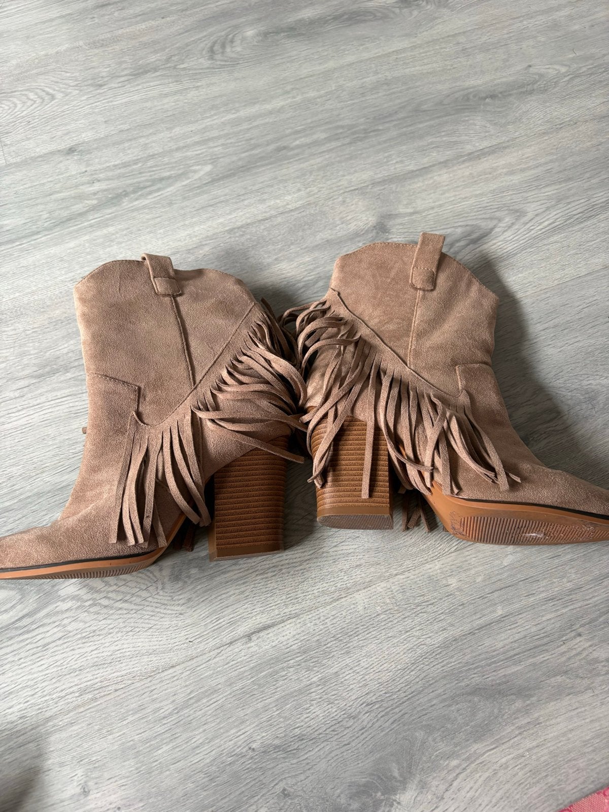Nieuwe cowboylaarzen met franjes - Maat 39, Ophalen of Verzenden, Zo goed als nieuw, Beige, Lage of Enkellaarzen