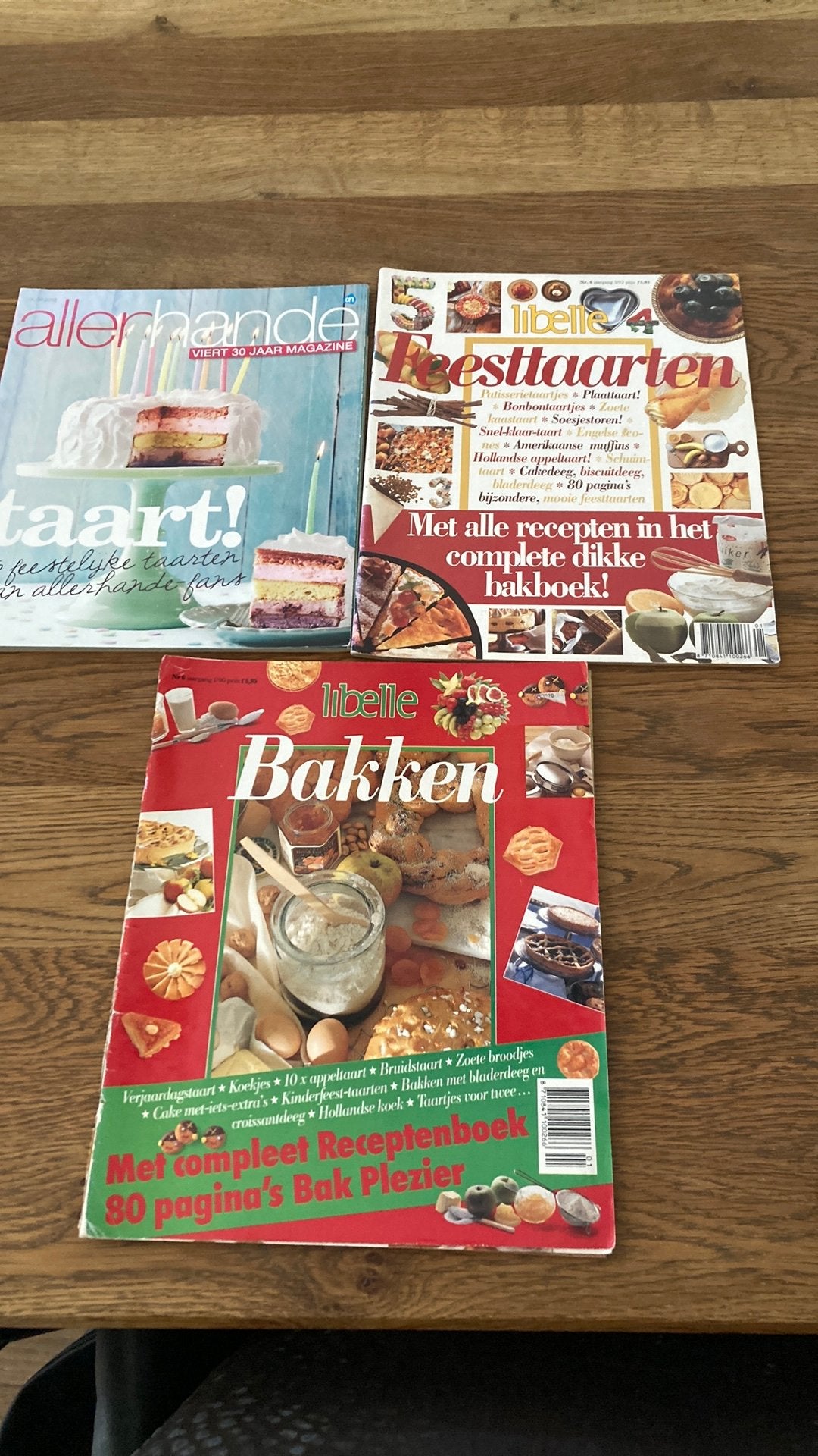 Taarten bakken magazines drie stuks, Ophalen of Verzenden, Zo goed als nieuw, Taarten, Versiering