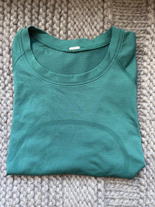 Lululemon Swiftly Tech 2.0 hardloopshirt maat 6 (waist), Kleding | Dames, Ophalen of Verzenden, Zo goed als nieuw, Hardlopen of Fietsen
