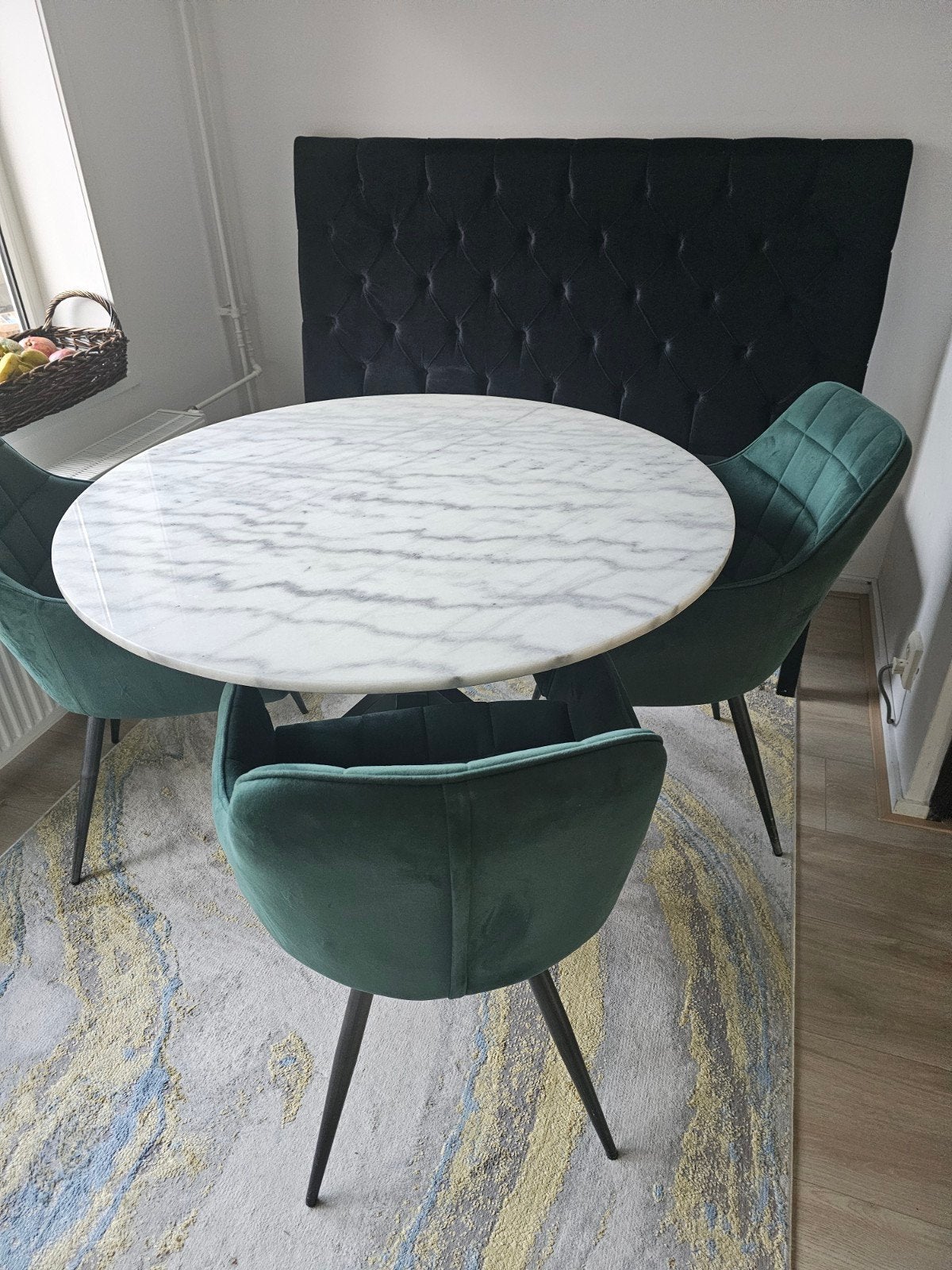 Marmeren eettafel met stoelen en bank, Huis en Inrichting, Tafels | Eettafels, Overige materialen, Rond, Ophalen of Verzenden