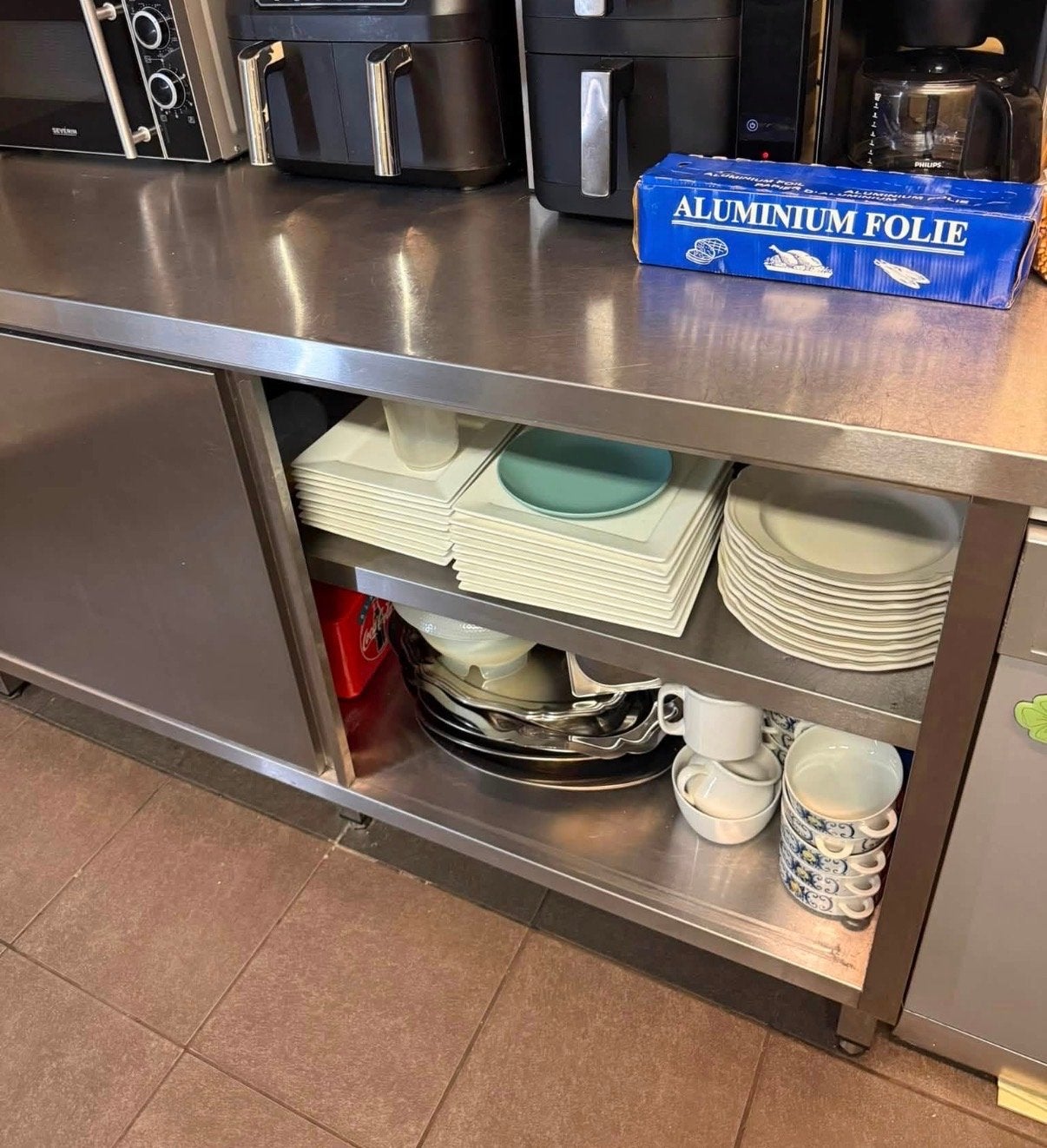 RVS borden kast - Horeca werkbank met schuifdeuren, Doe-het-zelf en Verbouw, Werkbanken, Ophalen of Verzenden, Gebruikt