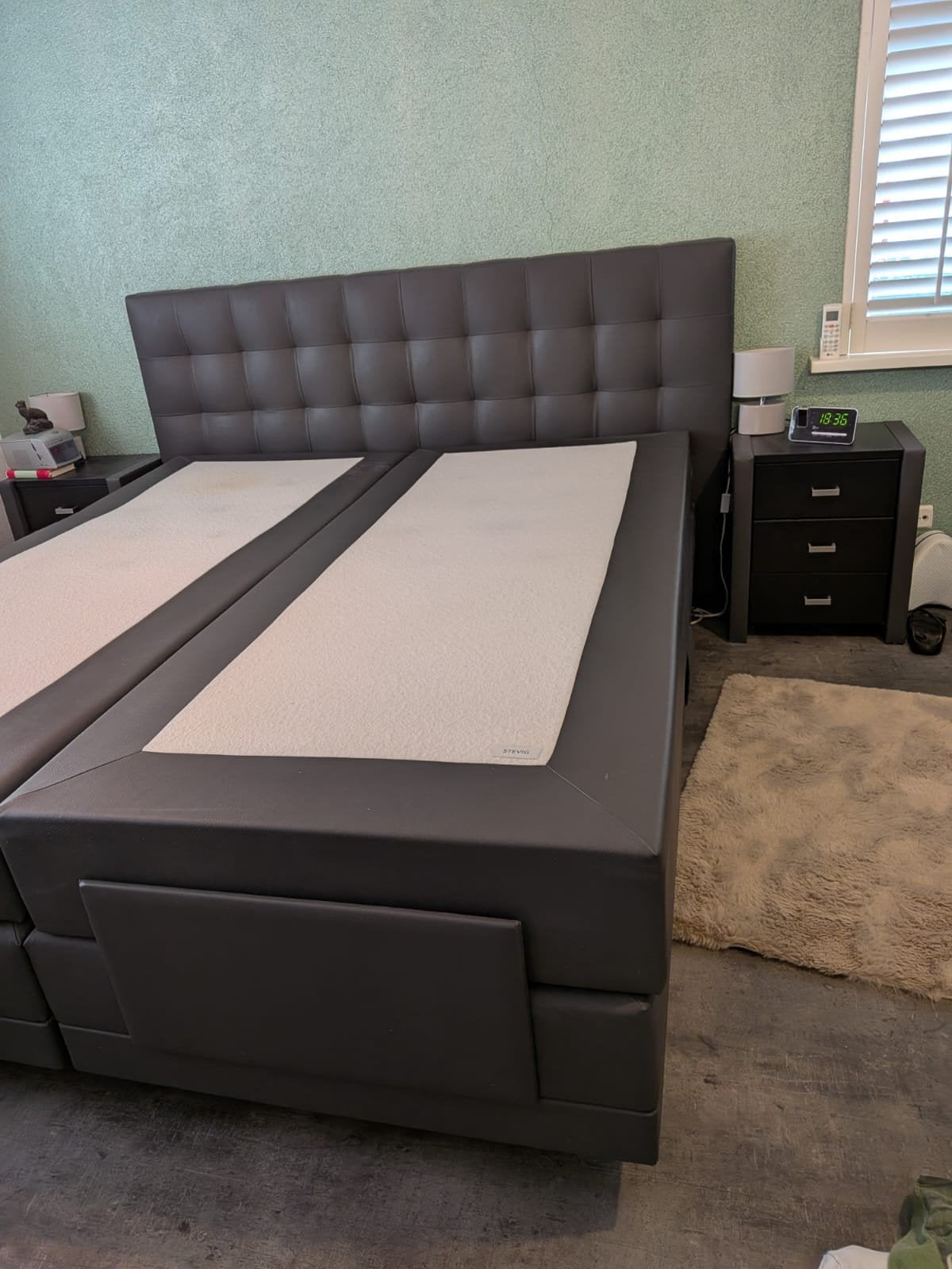 elektrisch verstelbare boxspring met 2 nachtkastjes, Huis en Inrichting, Ophalen, Gebruikt, Tweepersoons, Grijs