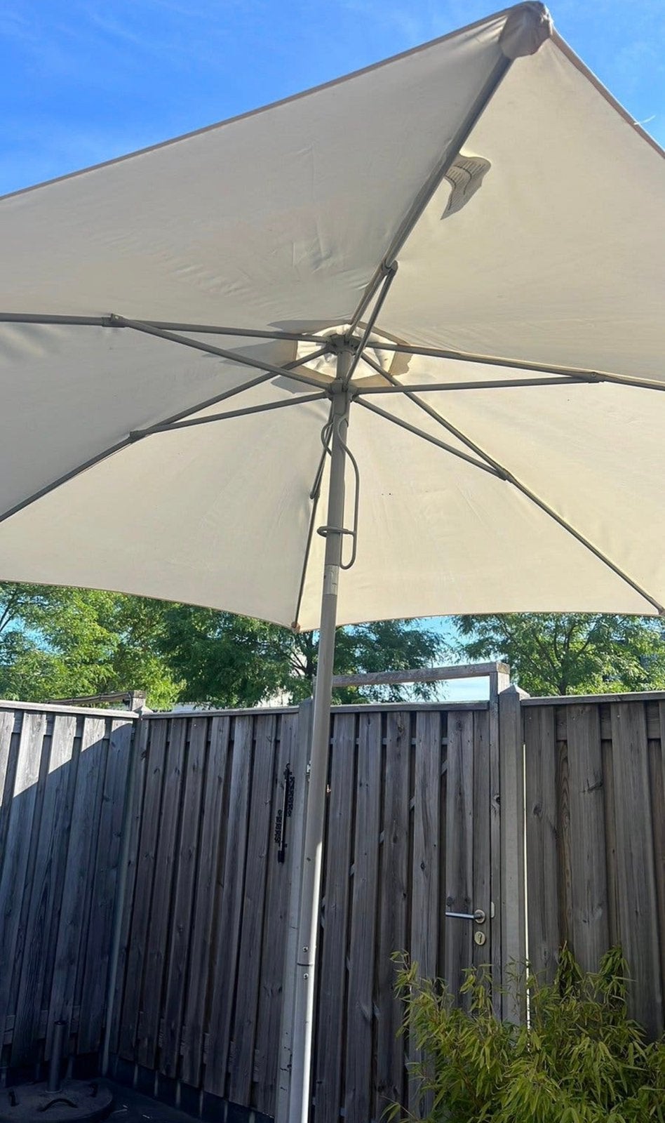 Parasol inc betonvoet met touwlussen, Tuin en Terras, Ophalen, Gebruikt, Zweefparasol
