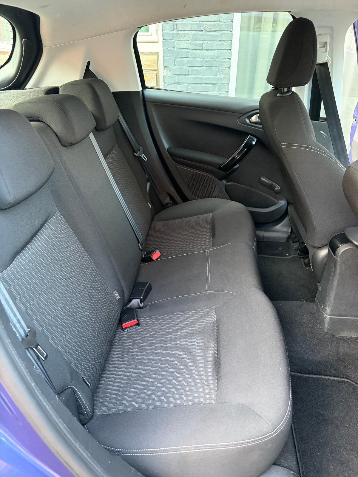 Peugeot 208 1.2 VTI 81KW/110PK 5-D 2016 Grijs, Auto's, Voorwielaandrijving, 40 €/maand, Zwart, Blauw