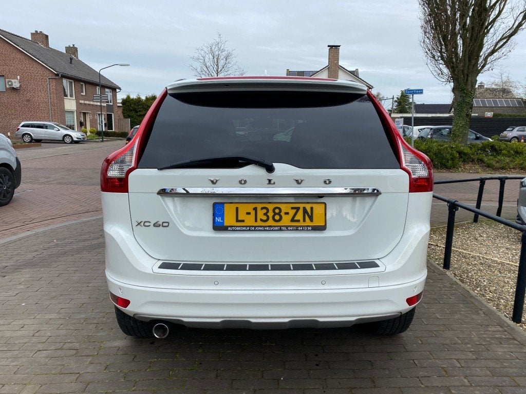Volvo XC60 2.0 D3 FWD SUMMUM AUTOMAAT / SCHUIFDAK / LEDER /, Euro 6, 4 cilinders, USB, Wit