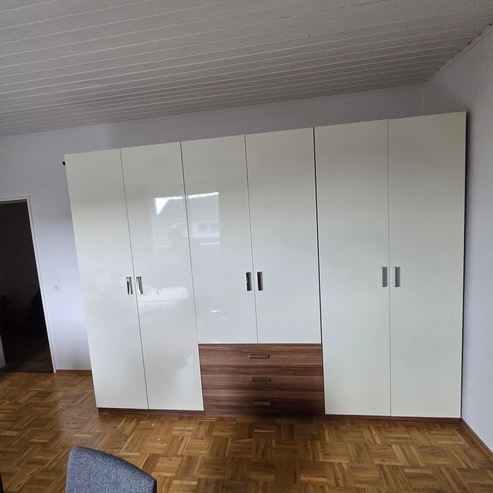 Slaapkamer
Kledingkast / Garderobe 6 deuren 293cm
Het bed 18, Huizen en Kamers