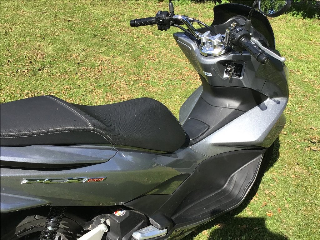 Honda PCX 150, 2017, Led verlichting, 4032 km. start/stop., Motoren, Motoren | Honda, Scooter, Gebruikt, Particulier, Automaat