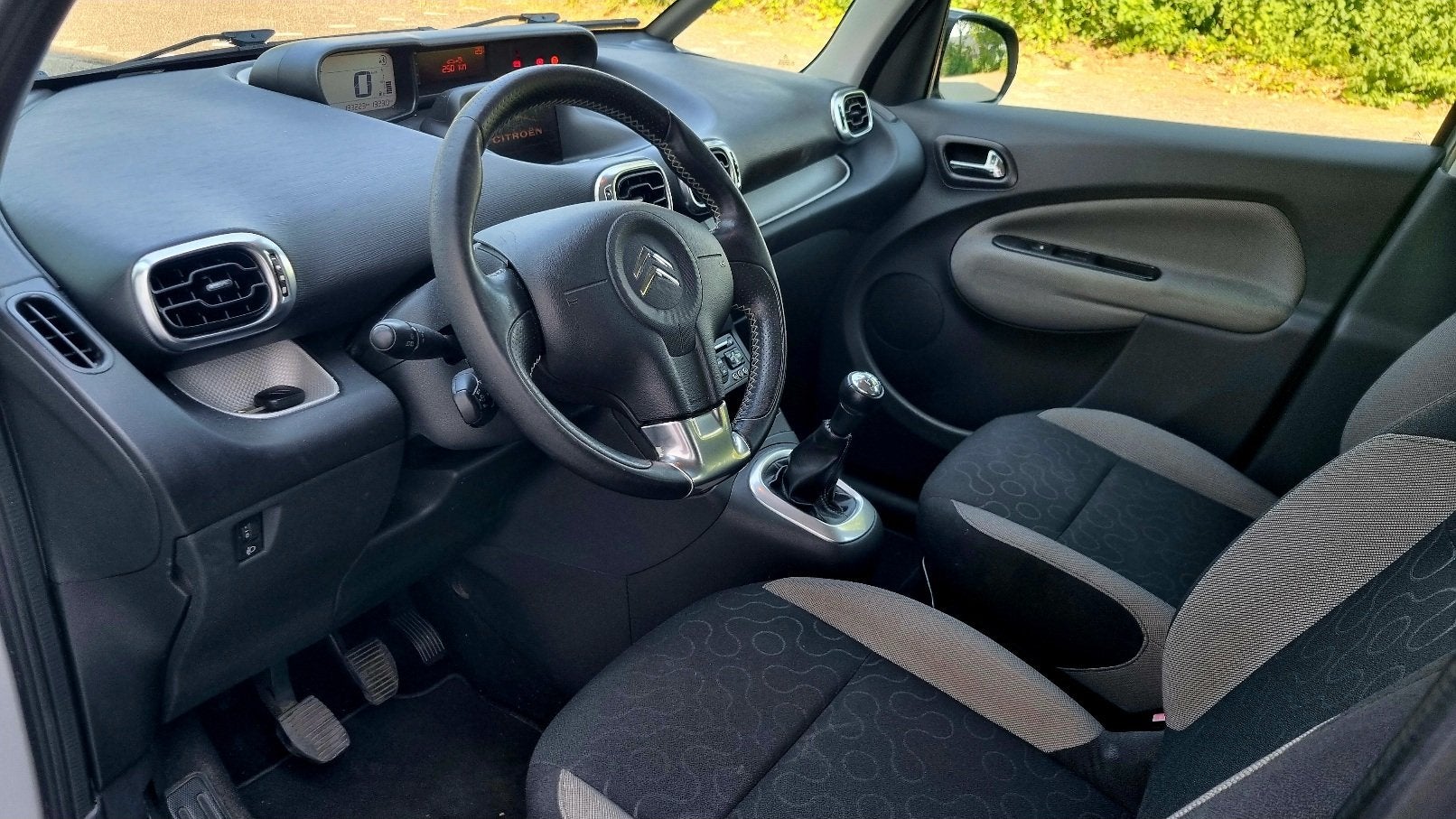 Foto 9 van Citroen C3 Picasso 1.4 VTi Aura