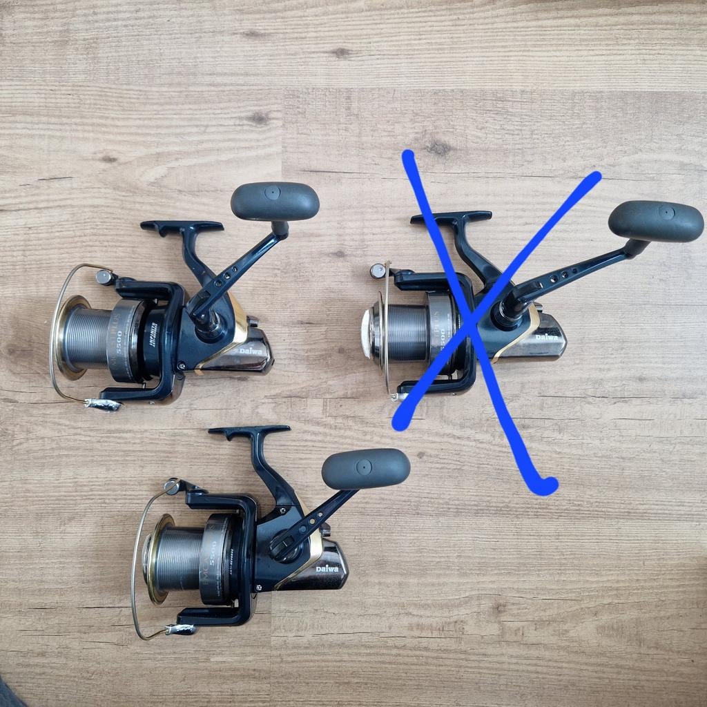 2x Daiwa Emcast Plus 5500 molens. Inclusief 2 reservespoelen, Watersport en Boten, Hengelsport | Karpervissen, Ophalen, Gebruikt
