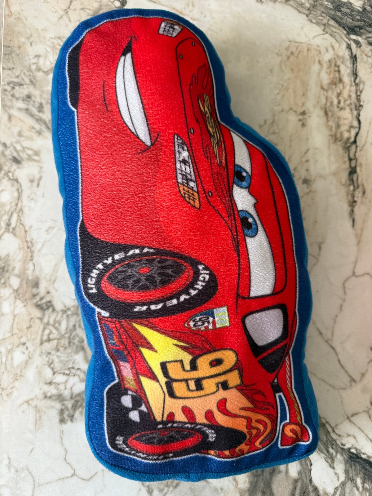 Cars Bliksem McQueen knuffel kussen, Gebruikt, Disney, Overige typen, Ophalen of Verzenden