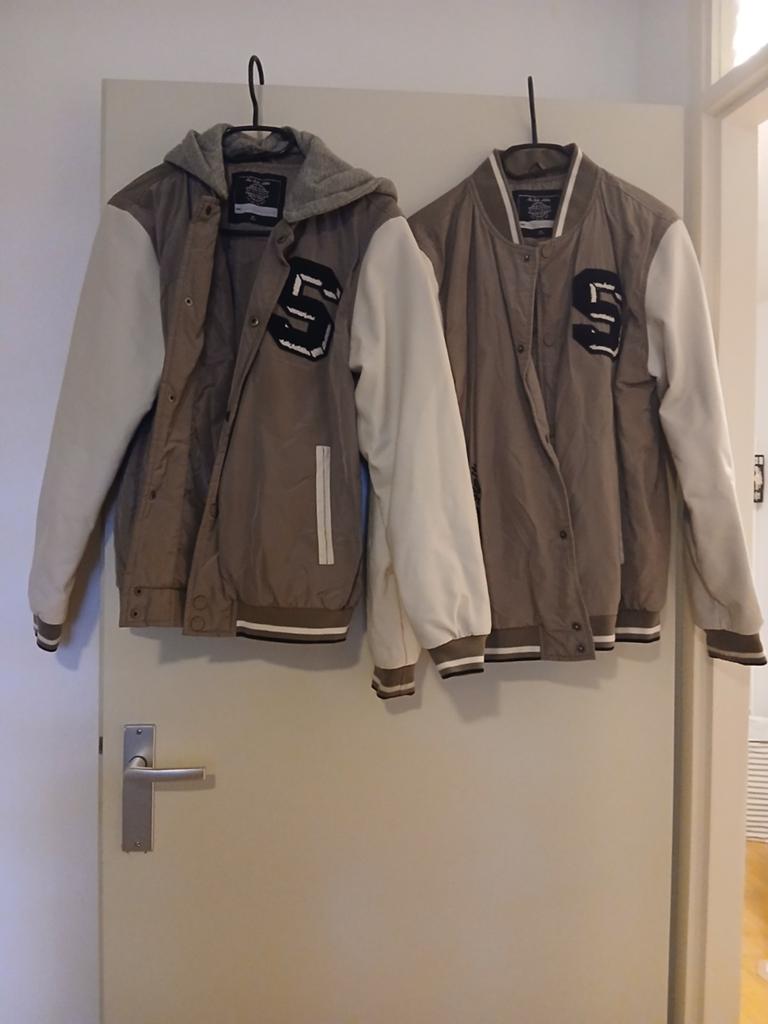Twee stoere baseball jassen met capuchon - Maat L, Onbekend, Beige, Overige maten, Ophalen of Verzenden