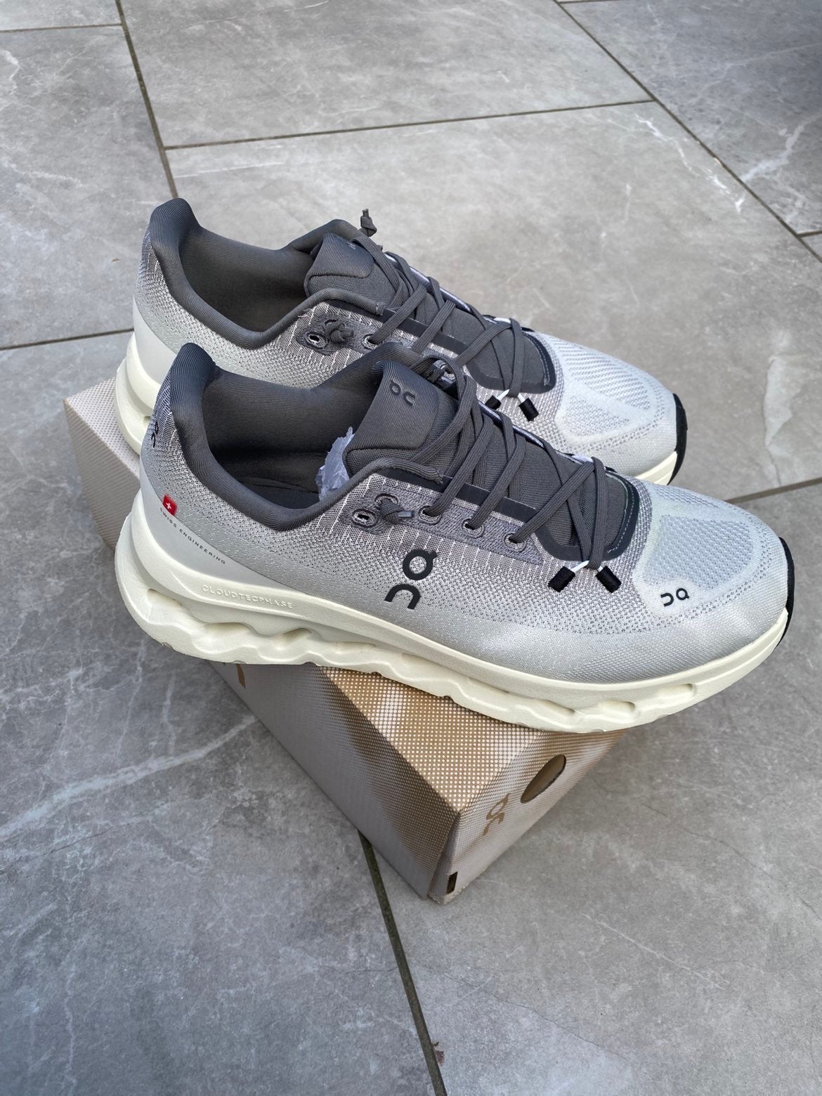 Onclouds schoenen, Ophalen, Zo goed als nieuw, Overige typen, Overige merken