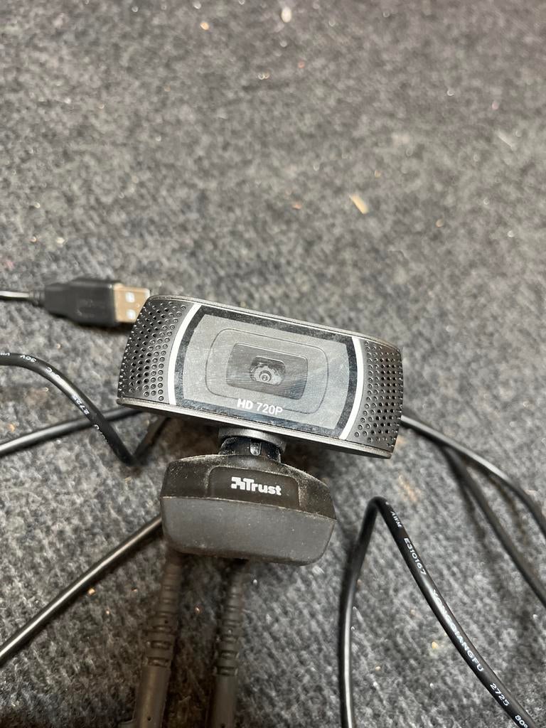 Trust HD 720P webcam, Ophalen of Verzenden, Gebruikt, Bedraad, Monitorclip
