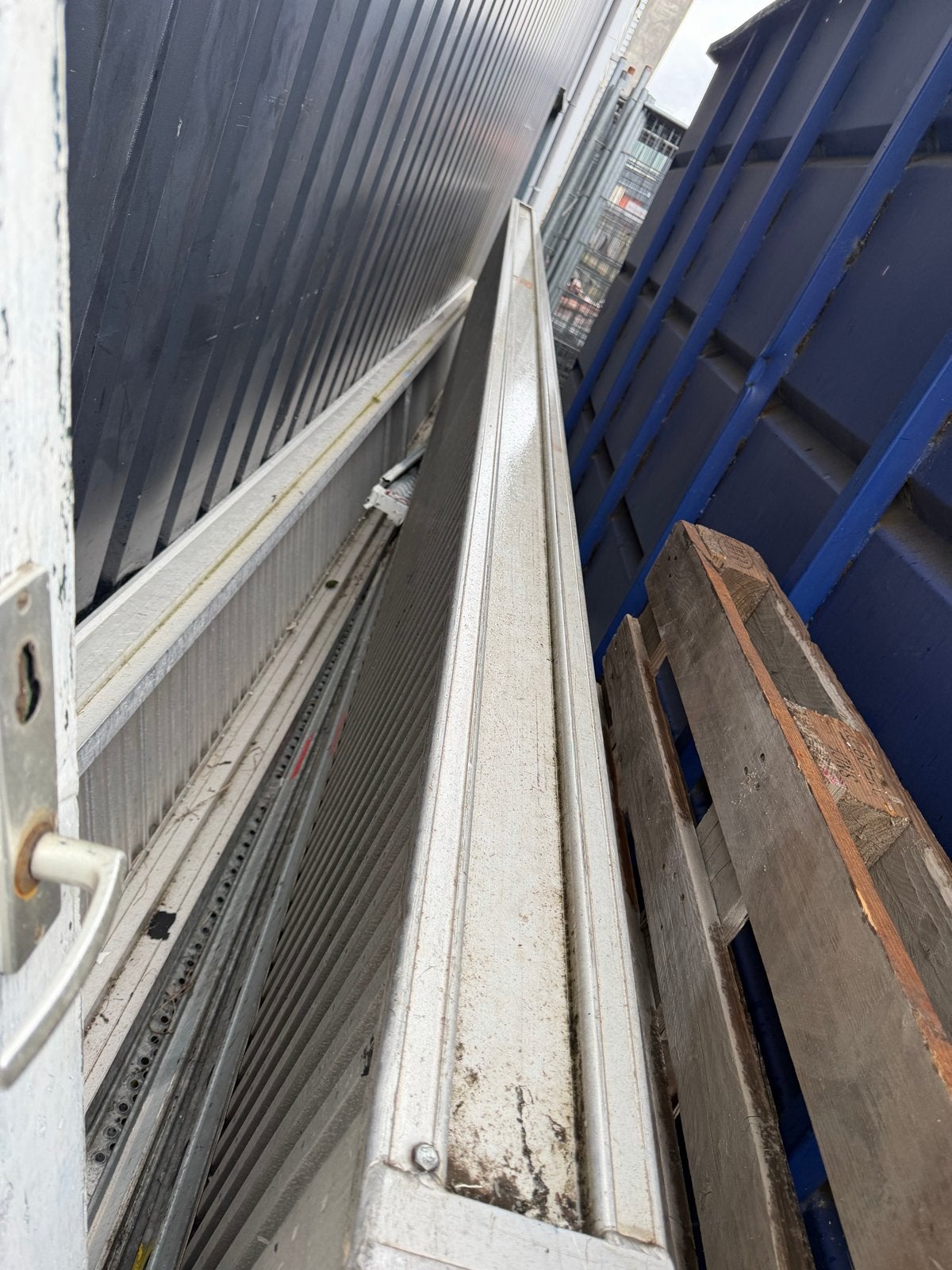 Gebruikte aluminium ladder - 4 meter of meer, Gebruikt, Ophalen of Verzenden, Ladder, Opvouwbaar of Inschuifbaar