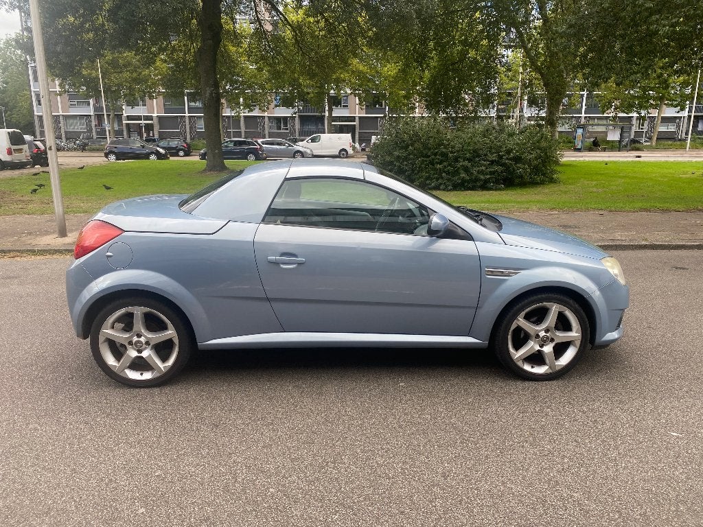Foto 5 van Opel Tigra 1.8 16V SPORT Twintop2005 Leder Blauw Nieuwe APK