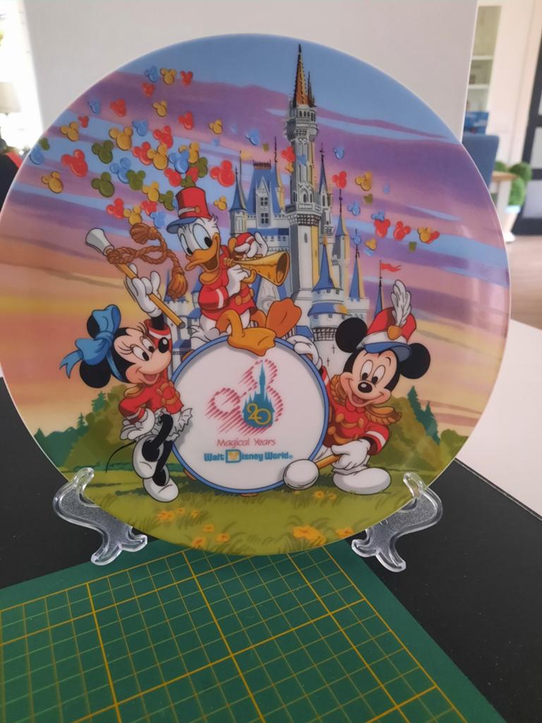Walt Disney World 20 Magical Years Strike Up The Band bord, Verzamelen, Disney, Ophalen of Verzenden, Mickey Mouse, Nieuw