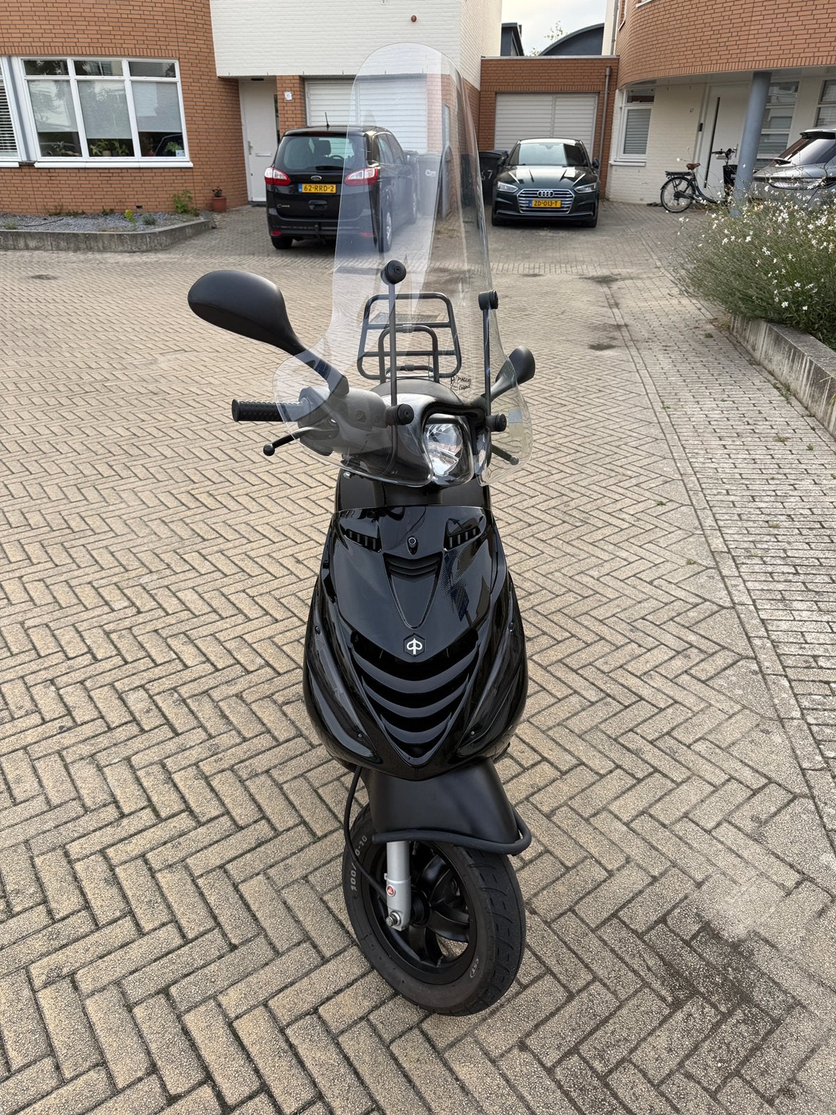 Piaggio Zip 2018 4 takt iget, Fietsen en Brommers, Scooters | Piaggio, Ophalen, Zip, Zo goed als nieuw, Benzine
