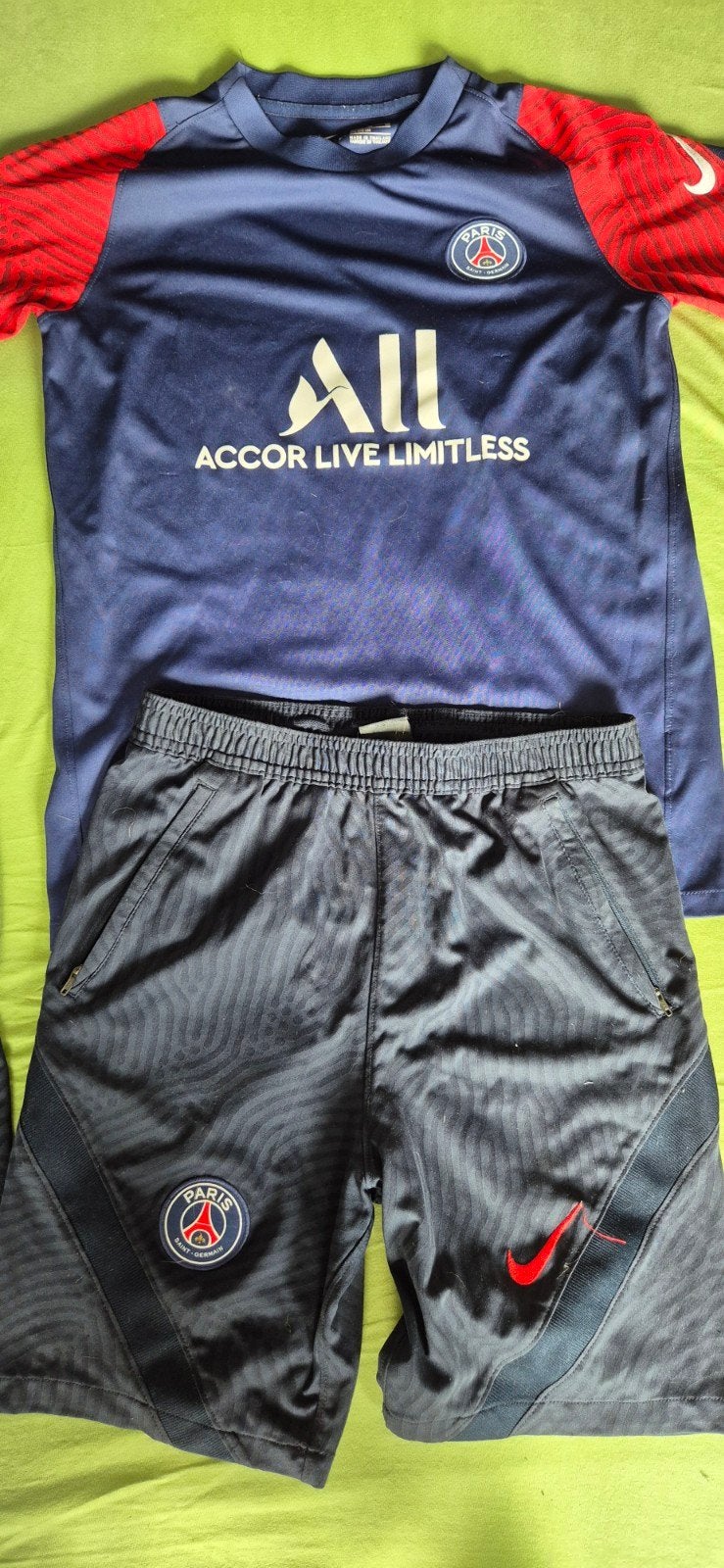 Nike PSG tenue kids XL (158-170) met broekje, Ophalen of Verzenden, Jongen of Meisje