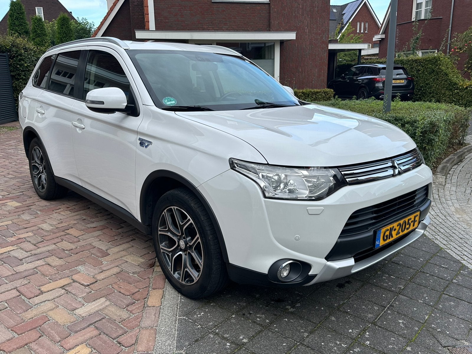 Mitsubishi Outlander 2.0 Phev 4WD CVT 1ste EIGENAAR !, 1998 cc, Outlander, Wit, Vierwielaandrijving
