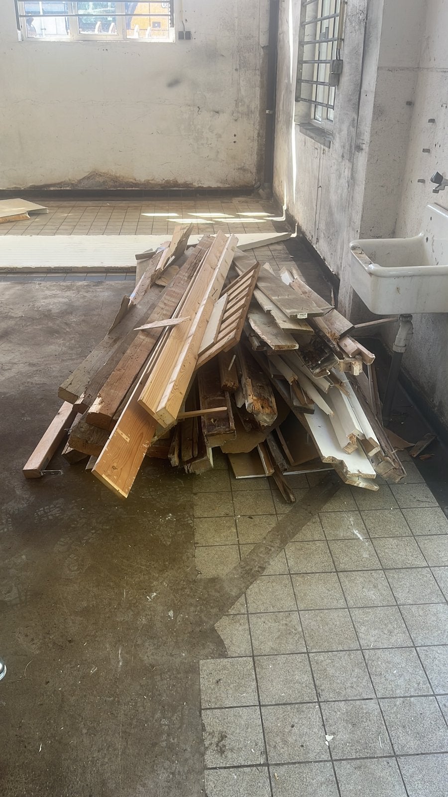 Brandhout massieve kepers en diverse houtresten haardhout, Tuin en Terras, Minder dan 3 m³, Ophalen, Overige houtsoorten, Blokken