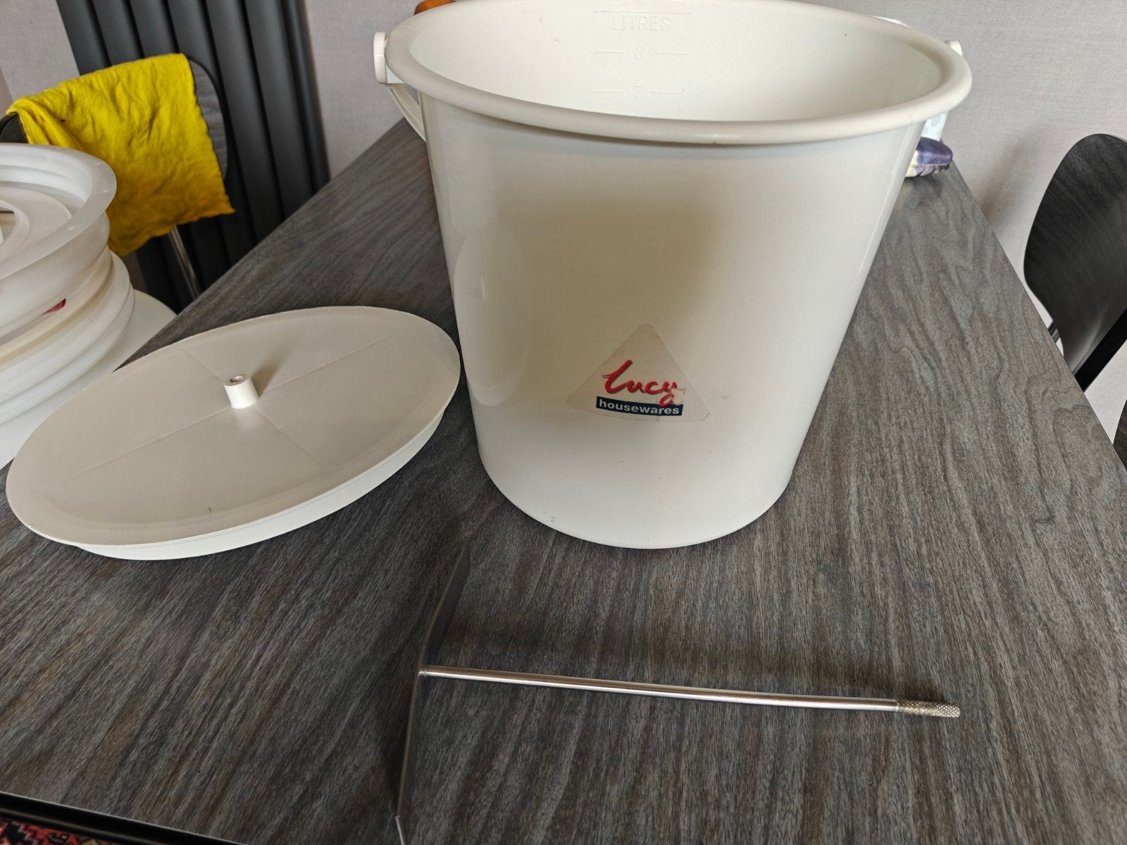 Lucy Housewares fruit molen emmer met deksel, Ophalen of Verzenden, Gebruikt