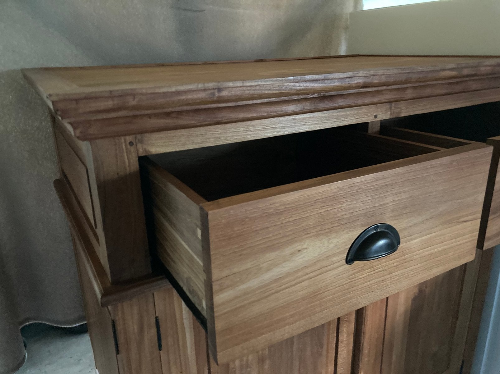 Teak kast met veel bergruimte, Huis en Inrichting, Ophalen, 70 tot 120 cm, Zo goed als nieuw, 40 tot 80 cm