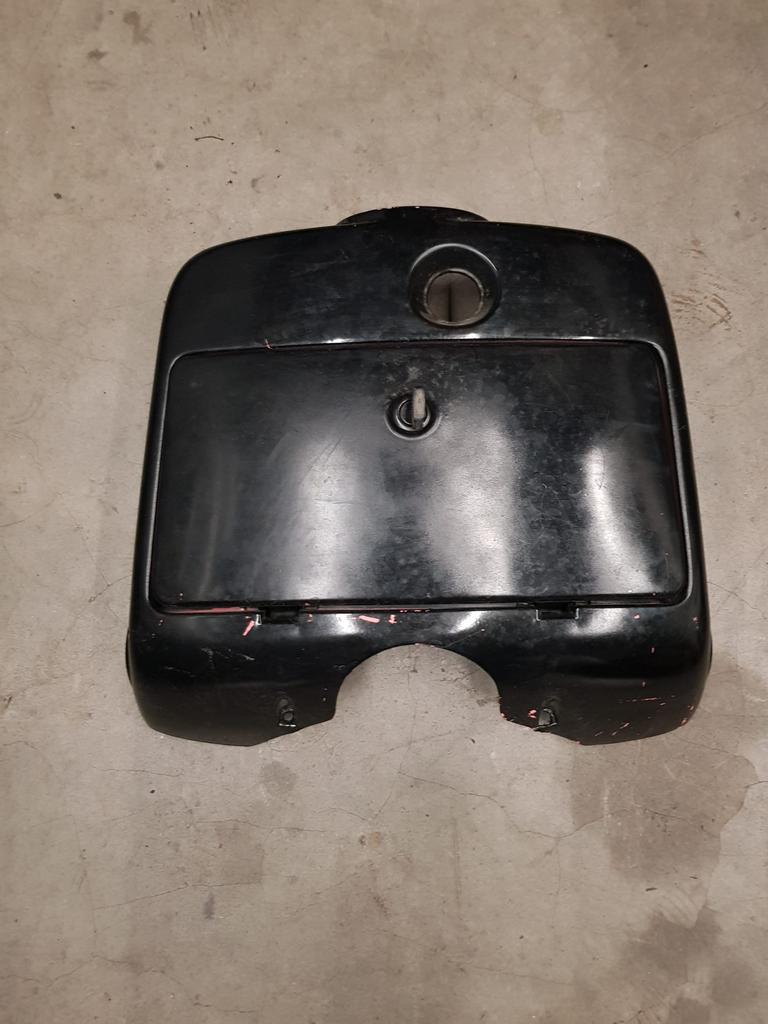 Piaggio zip sp 98 beenschild handschoenenvak onderdelen, Motoren, Ophalen of Verzenden