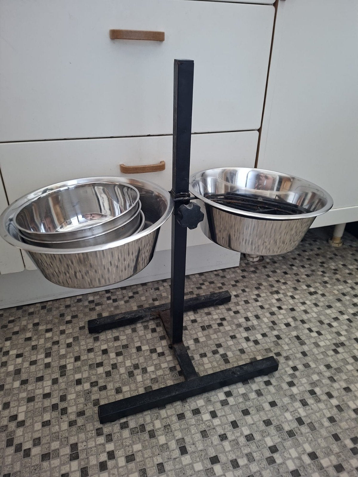 honden voerbakken met standaards + vetbedden, Ophalen, Verstelbaar, Gebruikt