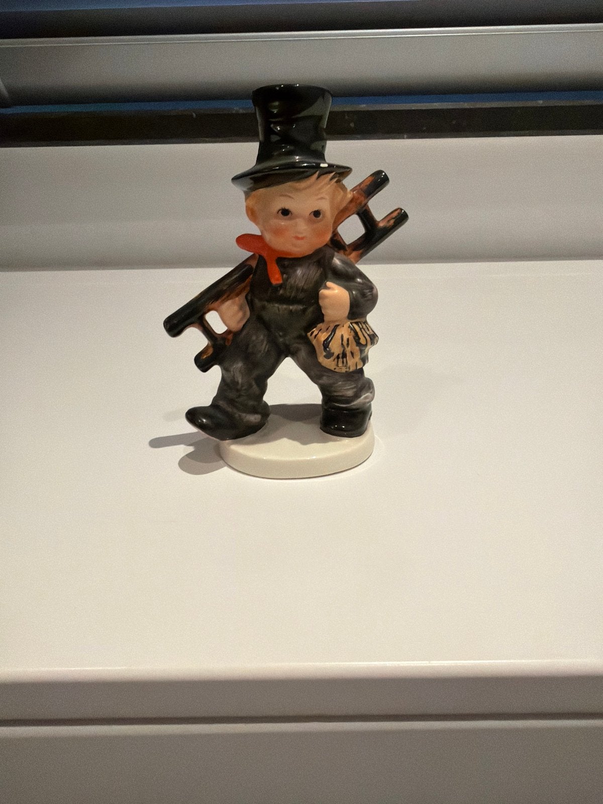 Hummel beeldje schoorsteenveger met ladder, Verzamelen, Beelden en Beeldjes, Ophalen of Verzenden, Zo goed als nieuw, Hummel