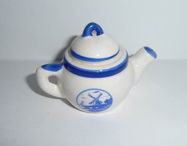 Miniatuur theepotje met molen, Ophalen of Verzenden, Zo goed als nieuw