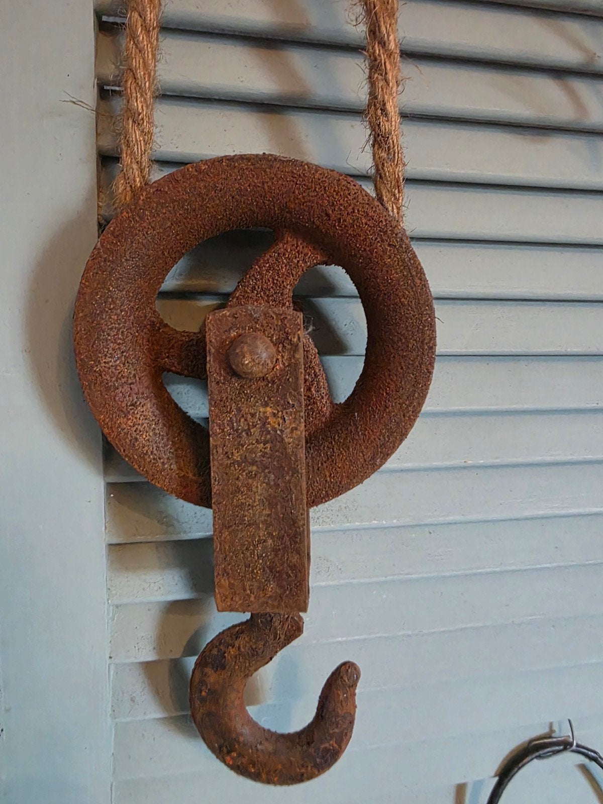 Decoratieve roestige katrol met touw, Ophalen