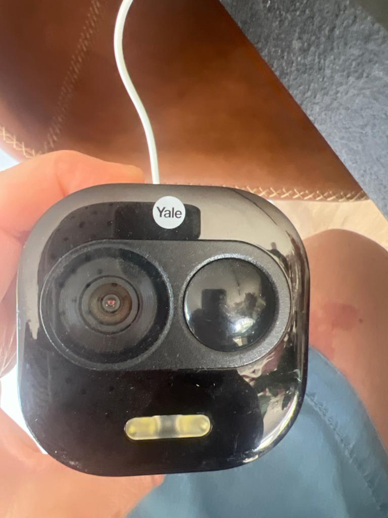 Yale Smart Home Camera - Binnen/Buiten, Ophalen of Verzenden, Zo goed als nieuw, Buitencamera