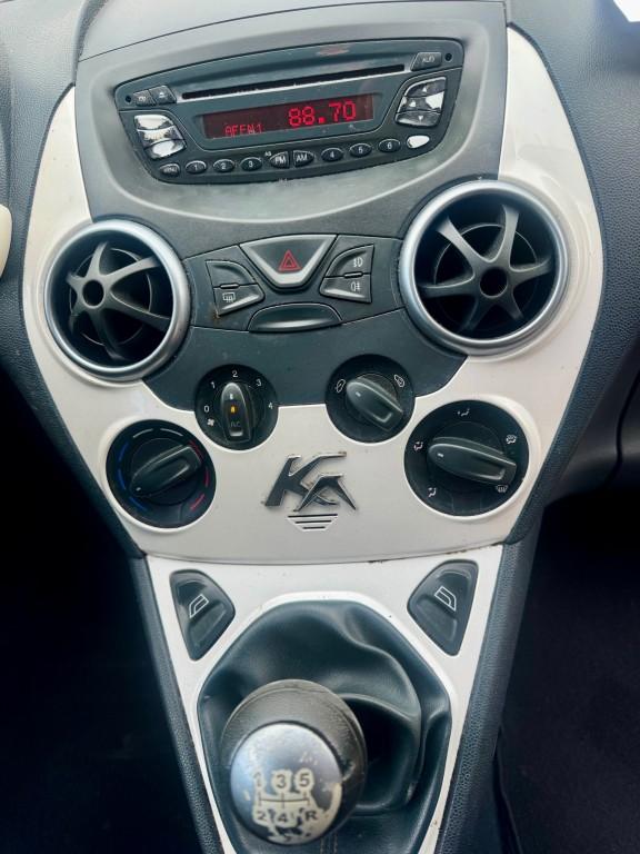 Ford KA 1.2 Titanium Airco 17 inch LMV GOEDKOPE INRUIL AUTO, Voorwielaandrijving, Elektrische ramen, Gebruikt, 1242 cc